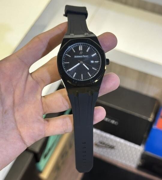 AP ROYAL OAK QUARTZ