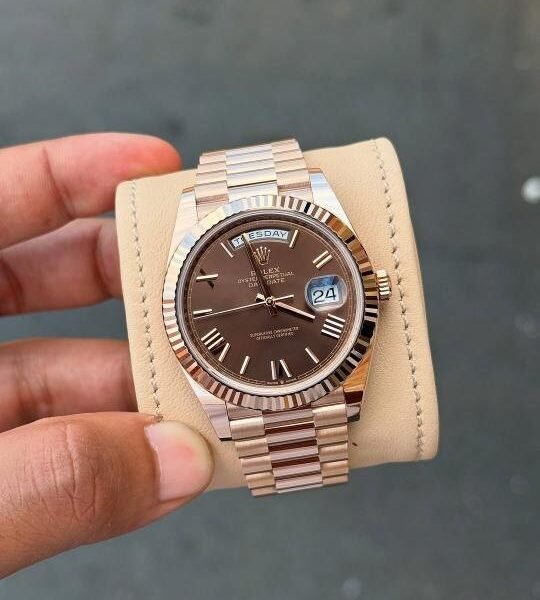 ROLEX DAYDATE ROSE GOLD roman with original kit